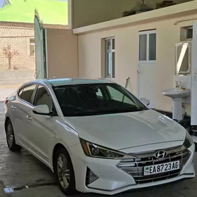 Hyundai Elantra 2019