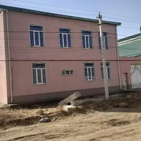 коттеджный дом.