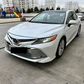 Toyota Camry 2018