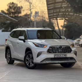 Toyota Highlander 2021