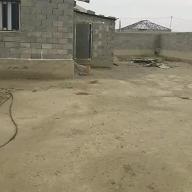 Satlyk jaý eyesinden