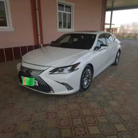 Lexus ES 350 2019