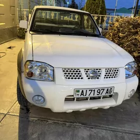 Nissan Navara 2004