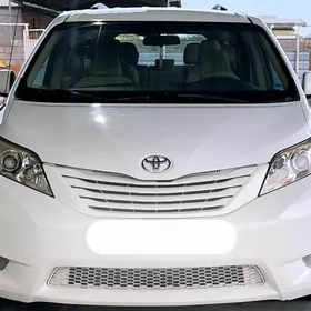 Toyota Sienna 2012