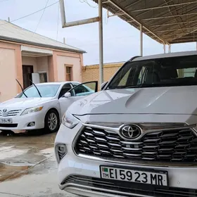 Toyota Highlander 2023