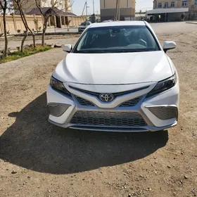 Toyota Camry 2021