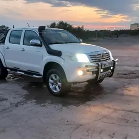 Toyota Hilux 2014