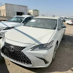 Lexus ES 300h 2023