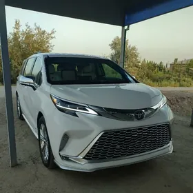 Toyota Sienna 2021