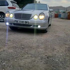 Mercedes-Benz E320 1999