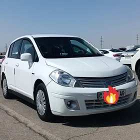 Nissan Versa 2011