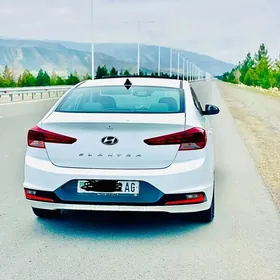 Hyundai Elantra 2020