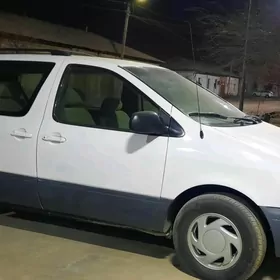 Toyota Sienna 2002