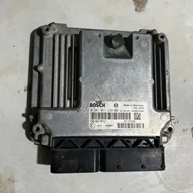 Блок управления двигателя