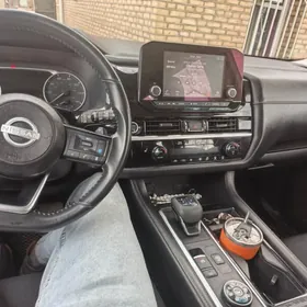 Nissan Pathfinder 2022