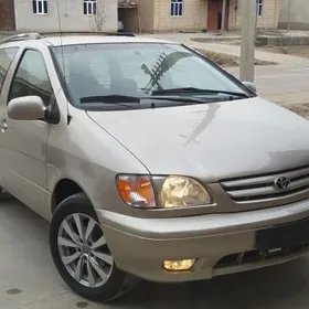 Toyota Sienna 2002