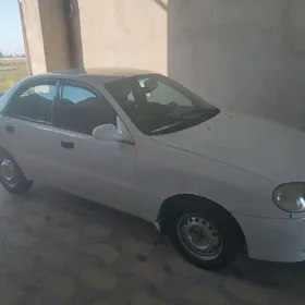 Daewoo Lanos 1998