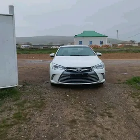 Toyota Camry 2015