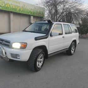 Nissan Pathfinder 2000