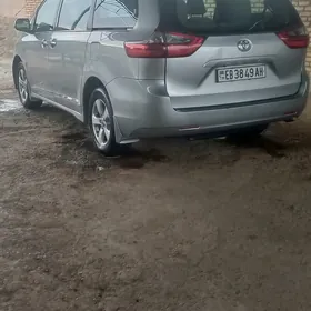 Toyota Sienna 2020