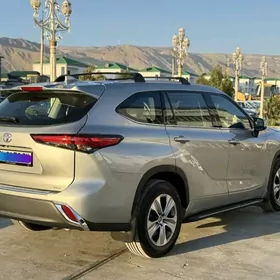 Toyota Highlander 2023