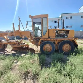 Komatsu HD605-8 2005