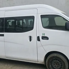 Nissan Urvan 2022