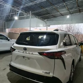 Toyota Sienna 2022
