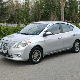 Nissan Versa 2013