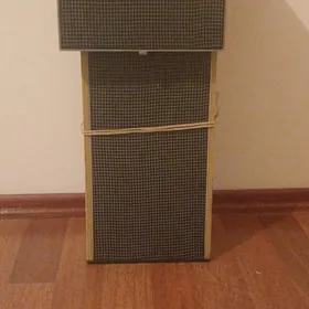 2 акустические колонки 8 ом.