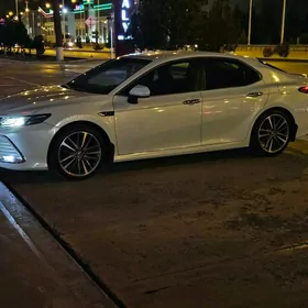 Toyota Camry 2019