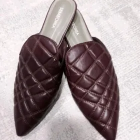 Новые, чистая кожа 36р