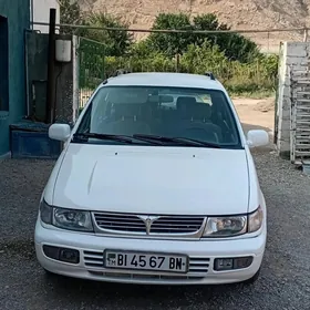 Mitsubishi Chariot 1991