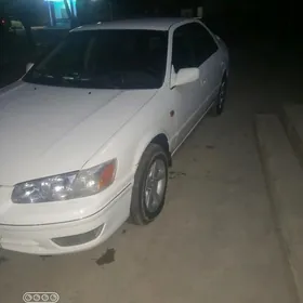 Toyota Camry 2000