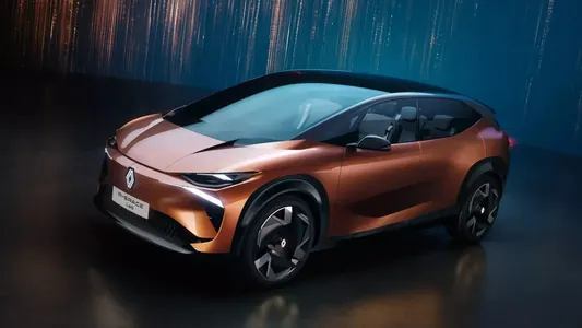 Bu Renault brendiniň geljegi: şeýle awtoulaglar goşmaça ýangyç guýulmazdan 1400 km-e çenli ýol geçip biler