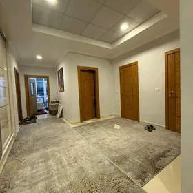 Gurtly Batly bazaryň ýany 2kom