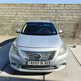 Nissan Versa 2013
