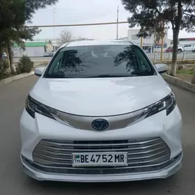 Toyota Sienna 2022
