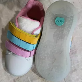 новые кроссовки