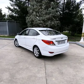 Hyundai Accent 2012