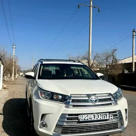 Toyota Highlander 2019