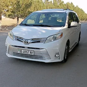Toyota Sienna 2019