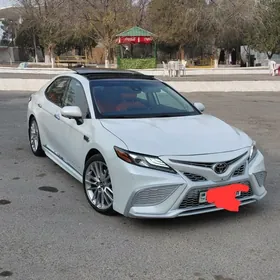 Toyota Camry 2021