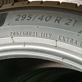 295 40 21 MISHELIN