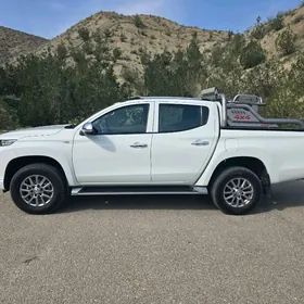 Mitsubishi L200 2020