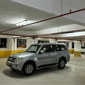 Mitsubishi Pajero 2011