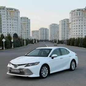 Toyota Camry 2017