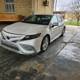 Toyota Camry 2021