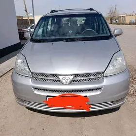 Toyota Sienna 2004