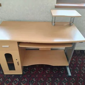 Компьютерный учебный стол